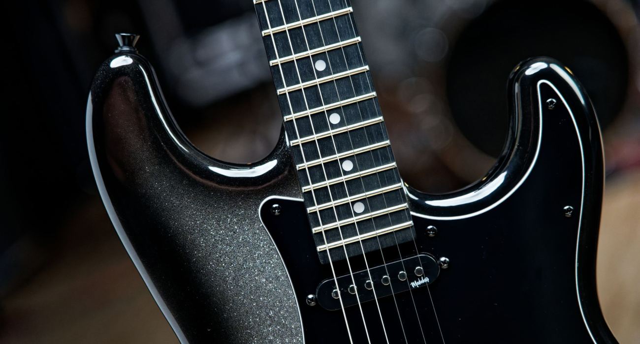 M30 neck detail